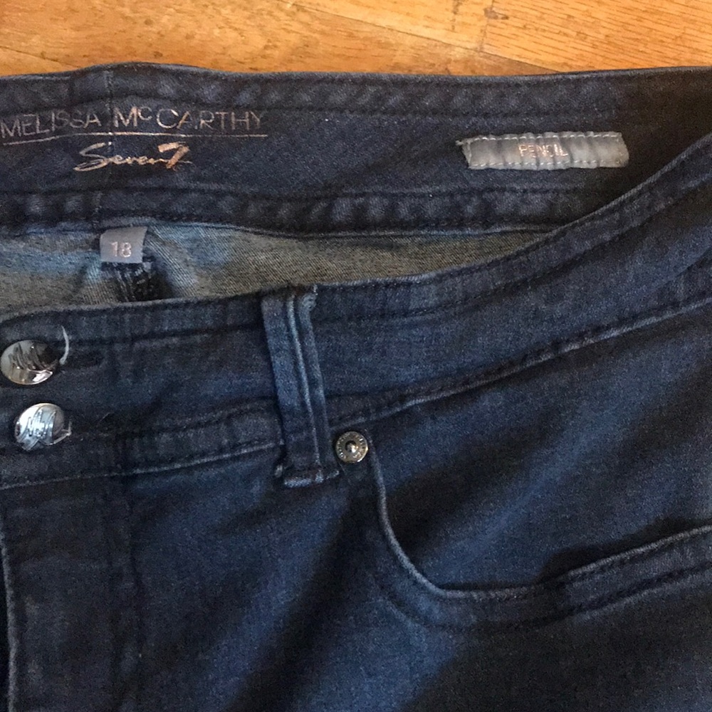 Dark blue, stretchy comfortable jeans